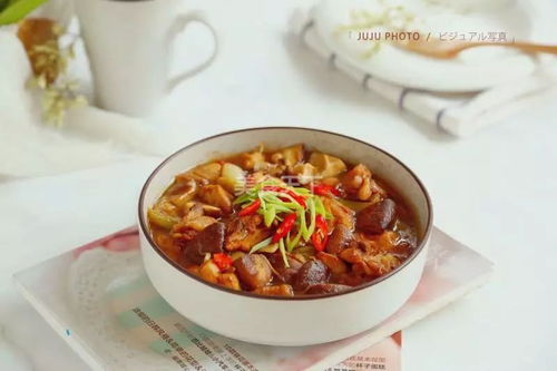 香菇滑鸡可以加白酒吗，香菇滑鸡可以加些什么配料