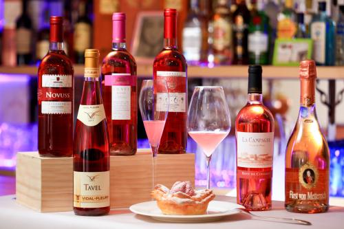 50度白酒浇花图片大全大图，50度白酒兑多少水降低40度