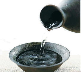 白酒有杂质可以重新蒸馏吗，白酒重新蒸馏过会怎样