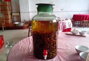 腌菜坛子泡白酒好吗，腌菜的坛子能装酒吗