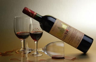 红酒瓶装白酒串味吗能喝吗，红酒瓶子装白酒好吗