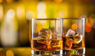 喝了白酒后更想你，喝了酒更想念对方是怎么回事