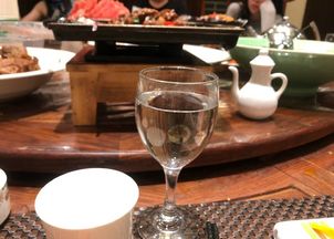 喝完白酒应该吃什么饭菜，喝完白酒吃什么饭缓解