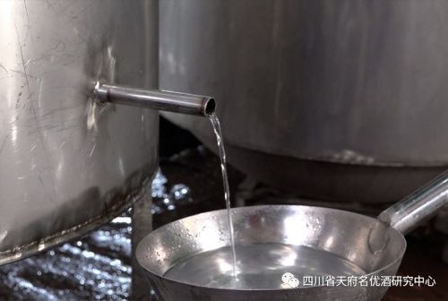 大米酿制白酒蒸馏方法，大米蒸馏酒好喝吗