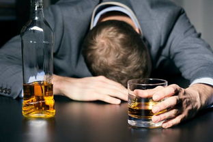 喝啤酒为何与喝白酒不同呢，为什么啤酒和白酒一起喝更容易醉