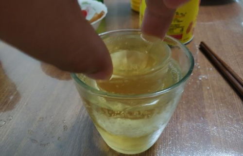 白酒倒入盐后多久可以喝了，白酒放盐