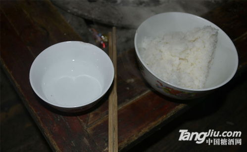 自酿白酒如何去甲醇甲醛，自酿白酒含甲醇吗能喝吗