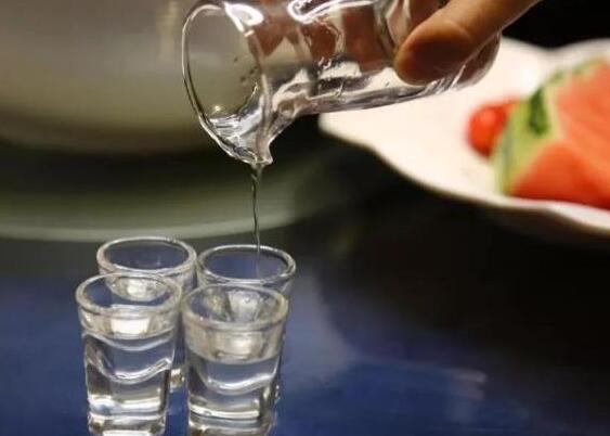 半斤白酒要多久，半斤白酒要过多久才能不被测出来
