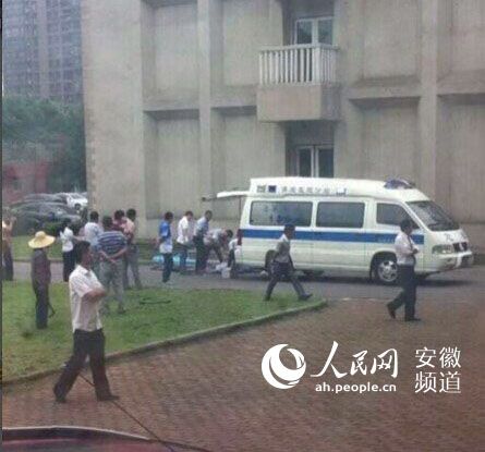 白酒董事长坠楼是真的吗，酒业董事长