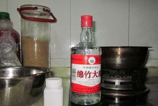 米糠加白酒发酵钓鱼可以吗，米糠能酿酒吗