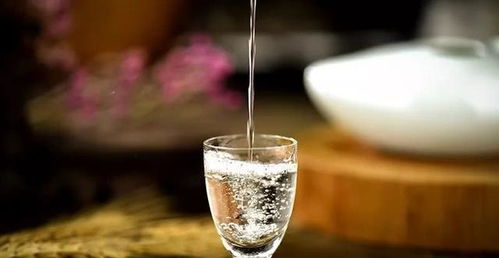 60多岁每天喝点白酒好吗，60岁经常喝白酒有什么危害