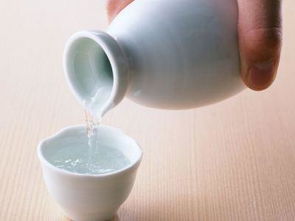 喝了红茶多久能喝白酒啊，喝完红茶多久可以喝咖啡
