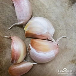 治脚气可以用蒜和白酒吗，脚气能不能用蒜擦