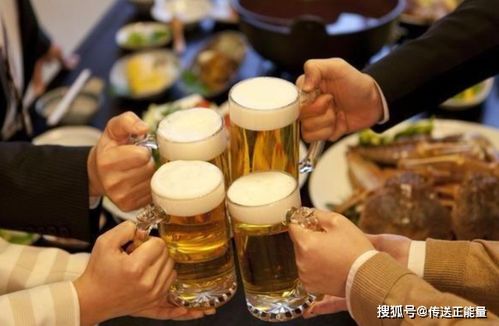 爸爸喝白酒肚子疼怎么办，白酒喝下去肚子痛