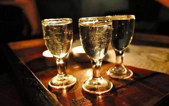 白酒加风油精好不好喝，白酒加风油精能喝吗
