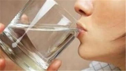 喝完白酒脖子出现红斑，喝了白酒脖子疼是怎么回事