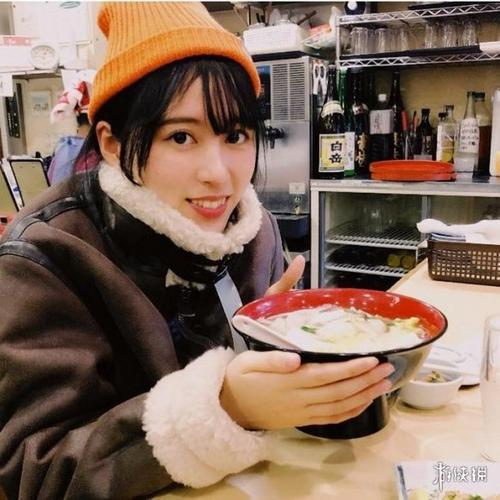 西安美食女主播配白酒吗是谁，西安美食女吃播