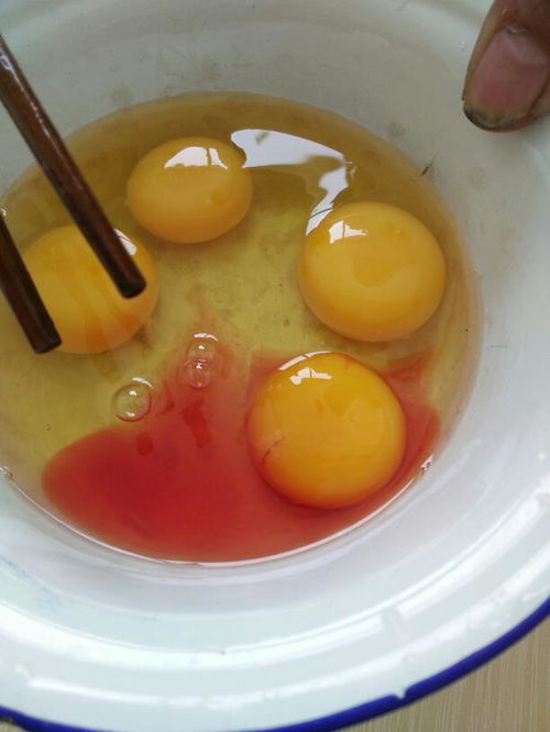 鸡血煮鸡蛋白酒的功效，鸡血加白酒有什么作用