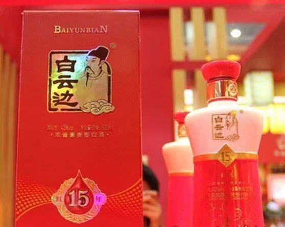 杏仁香的白酒是哪种香型，杏仁香甜酒是什么酒