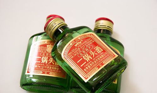 两瓶啤酒相当于多少白酒，几瓶啤酒=1斤白酒
