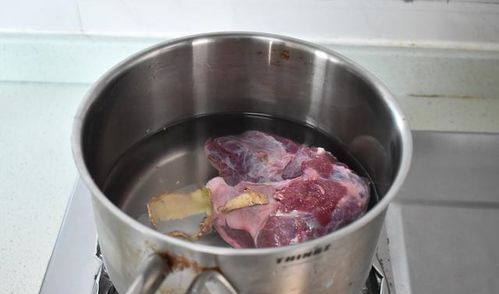 炖牛腱子放白酒吗，炖牛腱子放盐吗