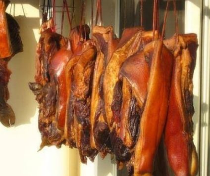 腌制腊肉加多少白酒合适，腌制腊肉放多少酒