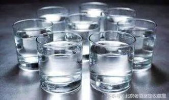 如何辨别白酒是否纯粮酿造的，怎样识别白酒是否纯粮食酒